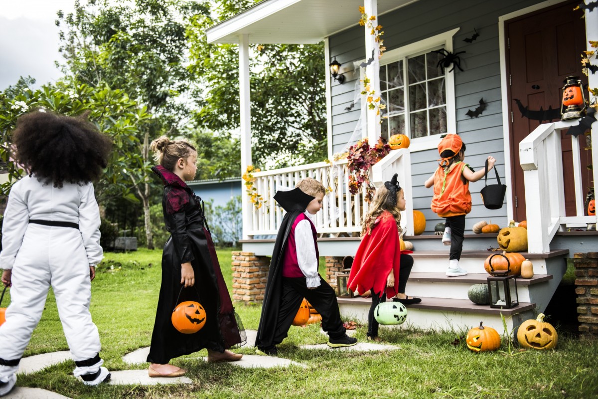 trick or treating kids